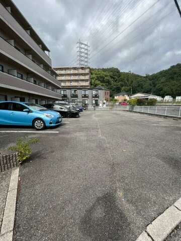 物件外観写真3　(駐車場があります)