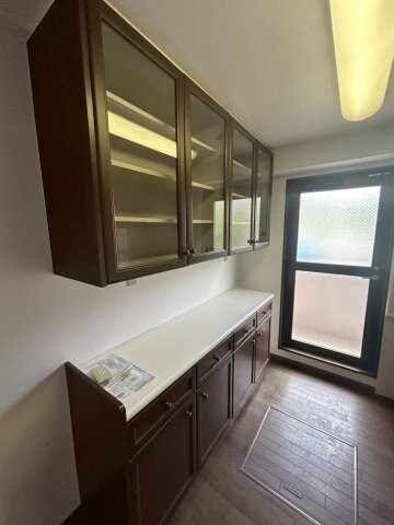 物件内観写真13　(たっぷりとした収納スペースです)