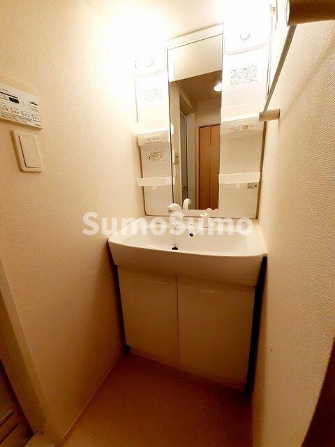 物件内観写真8　(スペースが確保できる洗面所です)