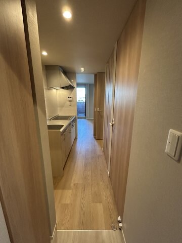 物件内観写真2　(落ち着いた玄関です)