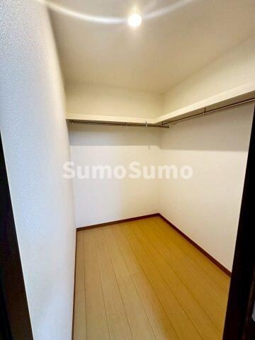 物件内観写真12　(ちょっとした収納スペースも充実しています)