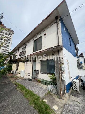 物件外観写真1　(落ち着いた雰囲気の外観です)