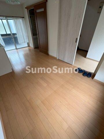 物件内観写真9　(ゆったり過ごせる居間です)