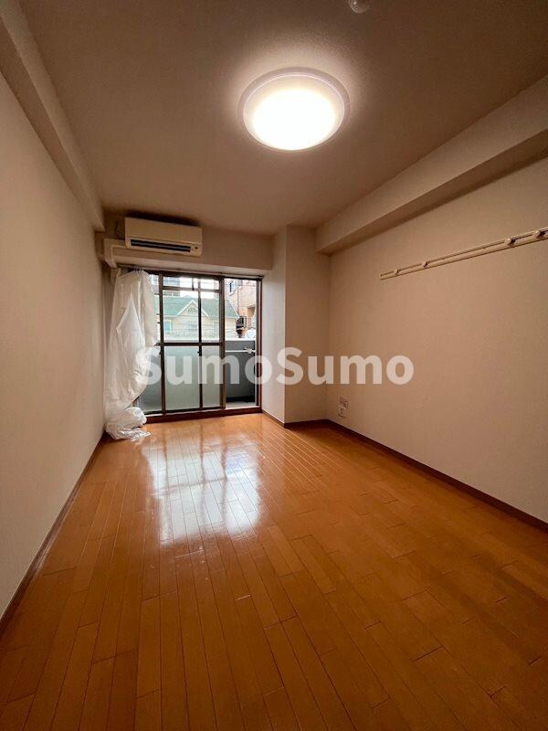 物件内観写真4　(ゆったりとしたリビングです)