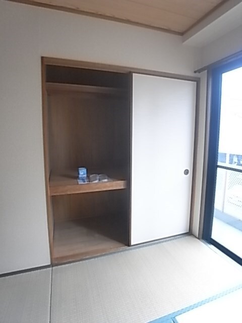 物件内観写真22　(ちょっとした収納スペースも充実しています)