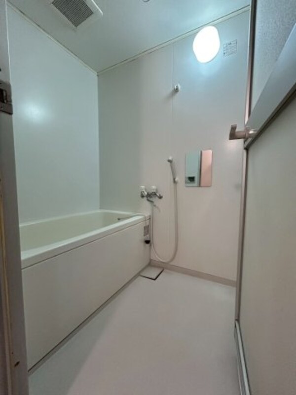 浴室(落ち着いた空間のお風呂です)