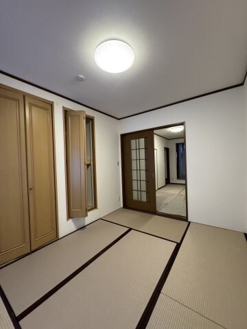 物件内観写真5　(落ち着いて過ごせるお部屋なので、寝室にいかがでしょうか)