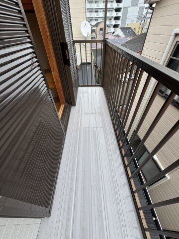 物件内観写真7　(外からの目が気にならないバルコニーで洗濯物が干せます)