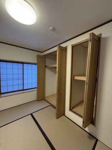 物件内観写真18　(和室があれば、来客や子供用のスペースとして活躍します)