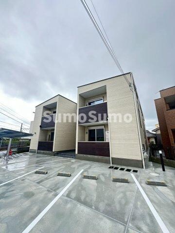 物件外観写真1　(外観もきれいです)