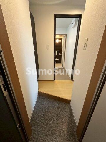 物件内観写真4　(シンプルで使いやすい玄関です)