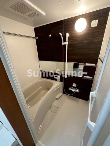 物件内観写真8　(コンパクトで使いやすいお風呂です)