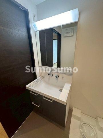 物件内観写真10　(忙しい朝には欠かせない洗面所です)