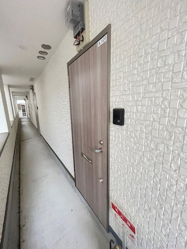 玄関(毎日通る玄関はこちらです)