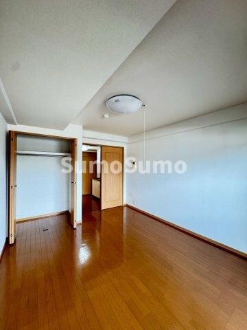 物件内観写真6　(おしゃれな居間です)