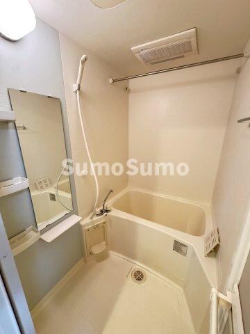 物件内観写真9　(日々の疲れを癒すお風呂付です)