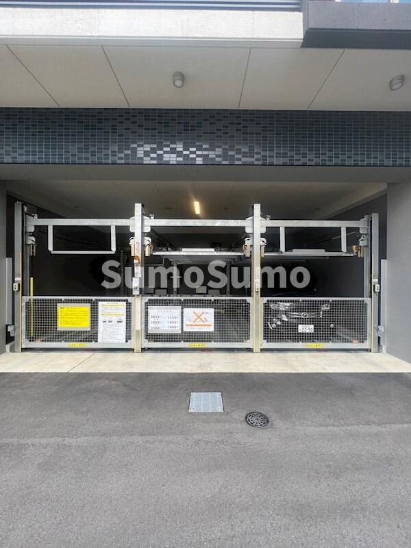 駐車場(車をお持ちの方に嬉しい駐車場付きの物件です)