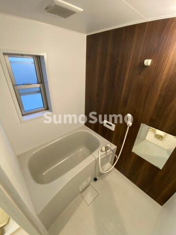 物件内観写真5　(日々の疲れを癒すお風呂付です)