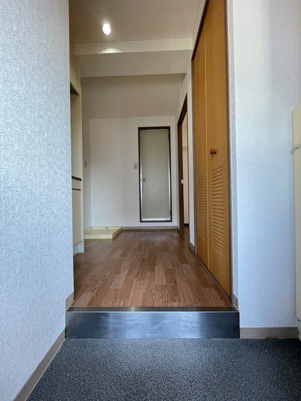 玄関(落ち着いた玄関です)