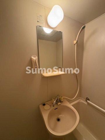 物件内観写真10　(独立洗面化粧台付き)