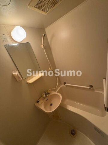 物件内観写真18　(日々の疲れを癒すお風呂付です)