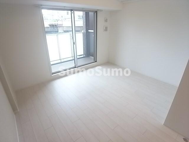 物件内観写真5　(開放的な寝室です)