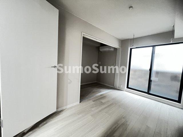 物件内観写真10　(使い勝手のいい寝室です)