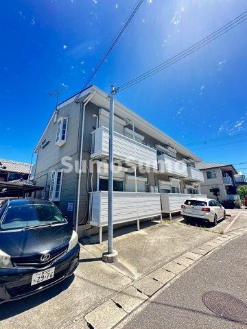 物件外観写真1　(外観もきれいです)