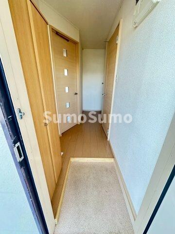 物件内観写真4　(落ち着いた玄関です)