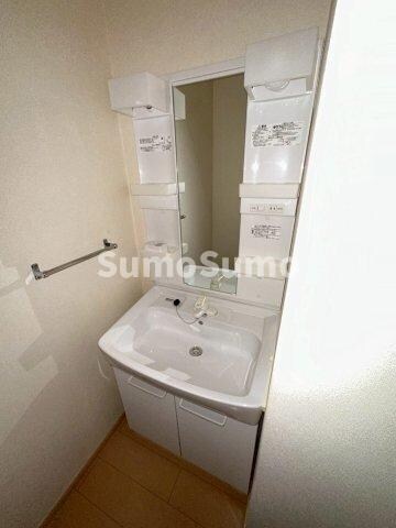 物件内観写真11　(スペースが確保できる洗面所です)