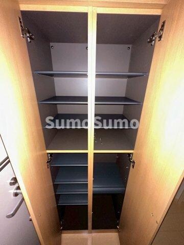 物件内観写真15　(収納豊富です)