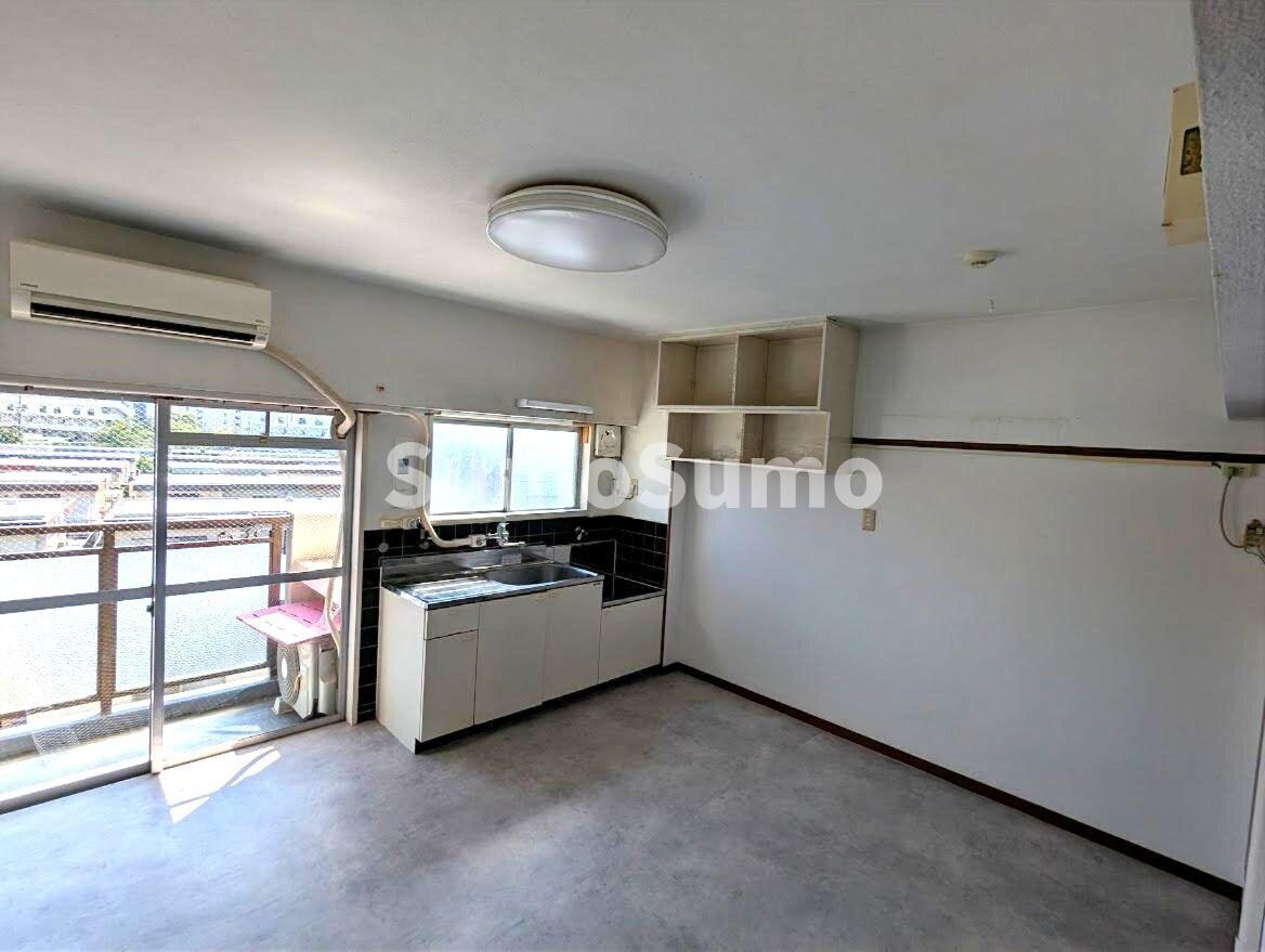 物件内観写真2　(使いやすいリビングです)