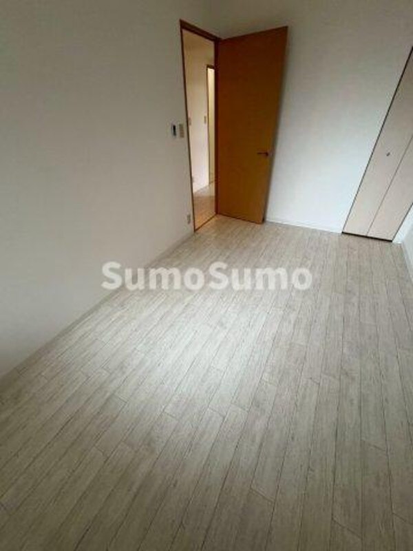 居室(ゆったりとした居間です)