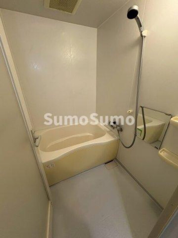 浴室(日々の疲れを癒すお風呂付です)