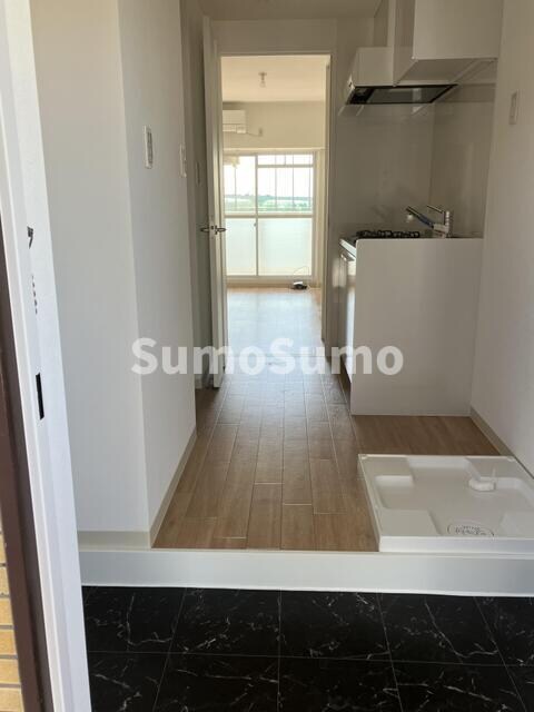 物件内観写真13　(きれいな玄関です)