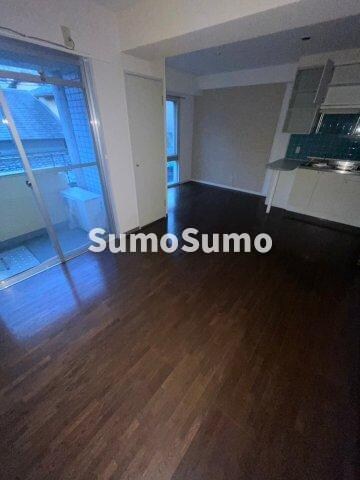 物件内観写真16　(おしゃれな居間です)