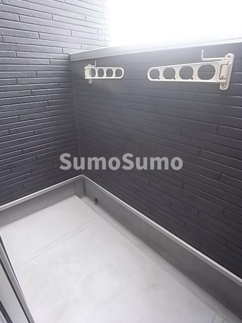 物件内観写真7　(暖かな日差しのふりそそぐバルコニー)