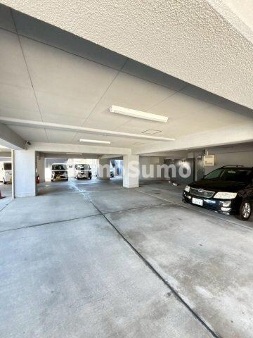 物件外観写真2　(駐車場です)