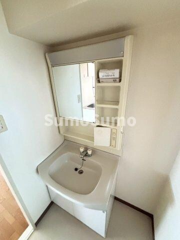 物件内観写真11　(脱衣スペースもあります)