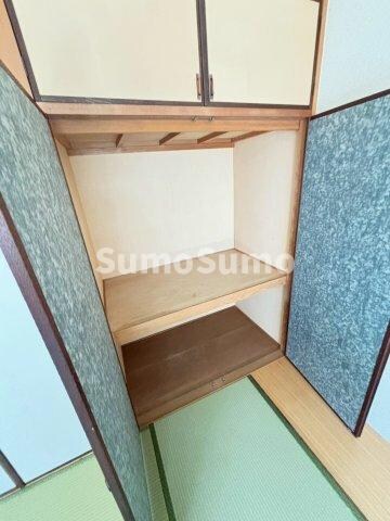 物件内観写真22　(大きなスペースがあり、収納には困りません)