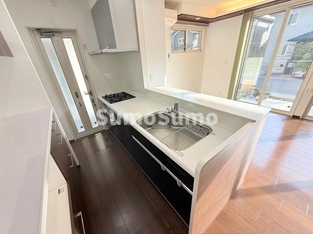 物件内観写真10　(キッチンでお料理をお楽しみください)