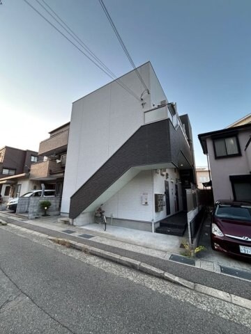 物件外観写真1　(おしゃれな外観です)