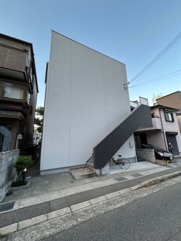 物件外観写真2　(きれいな外観です)