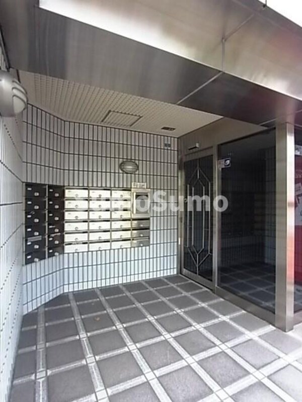 エントランス(落ち着いたエントランスです)