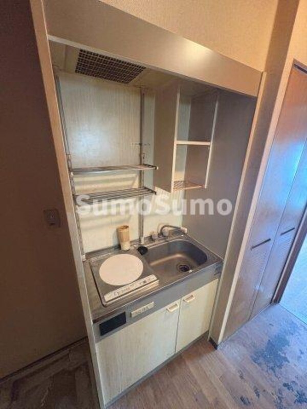 キッチン(コンパクトなキッチンで掃除もラクラク)