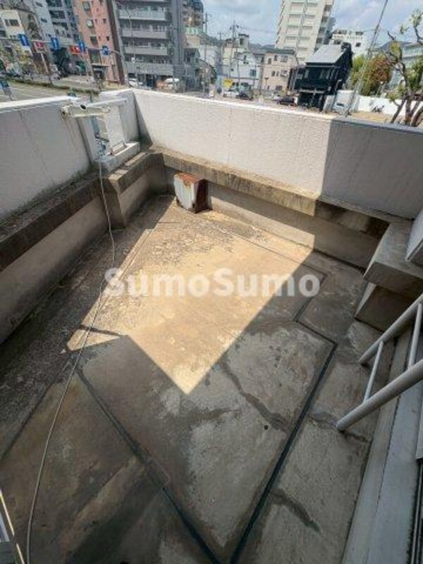 バルコニー(お洗濯にも便利なバルコニー付き)