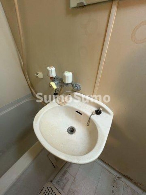 洗面・脱衣所(ゆったりとスペースのある洗面所)