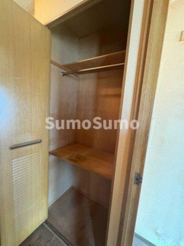 収納(小物を収納するのに便利です)