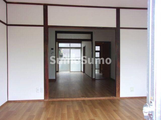 物件内観写真3　(居間です)