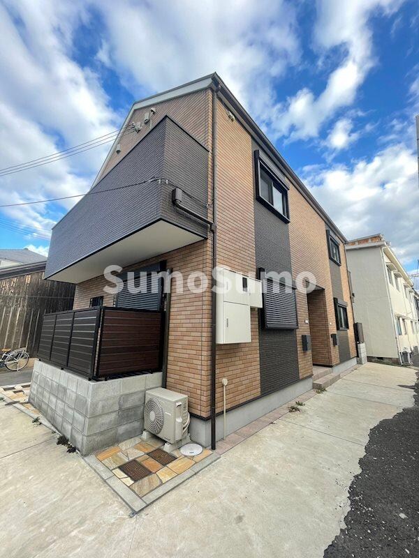 物件外観写真1　(外観もきれいです)